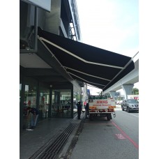 RETRACTABLE AWNING RESIDENCE (1)